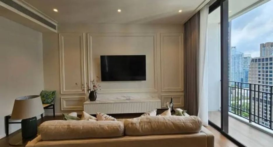For rent 2 bedrooms condo in Pathum Wan, Bangkok