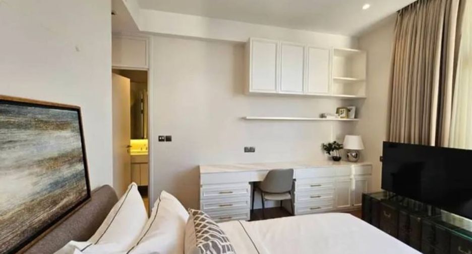 For rent 2 bedrooms condo in Pathum Wan, Bangkok