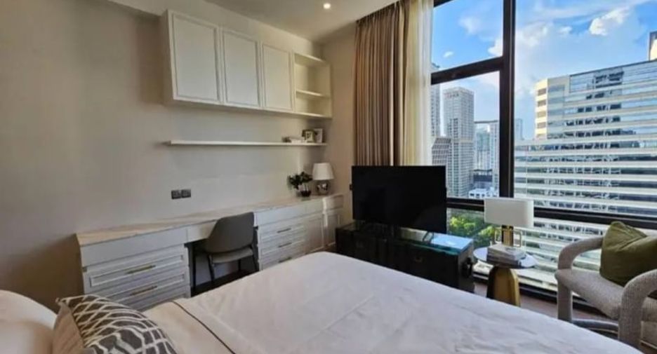 For rent 2 bedrooms condo in Pathum Wan, Bangkok