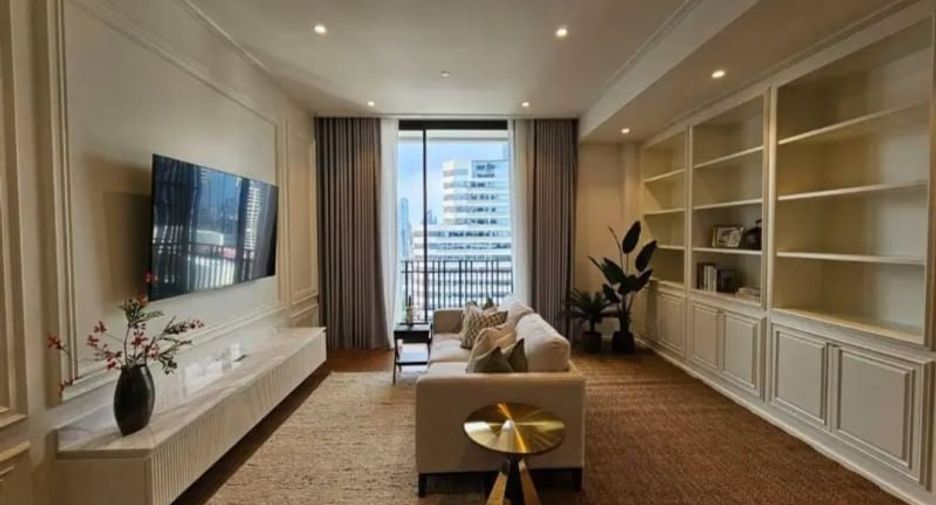 For rent 2 bedrooms condo in Pathum Wan, Bangkok