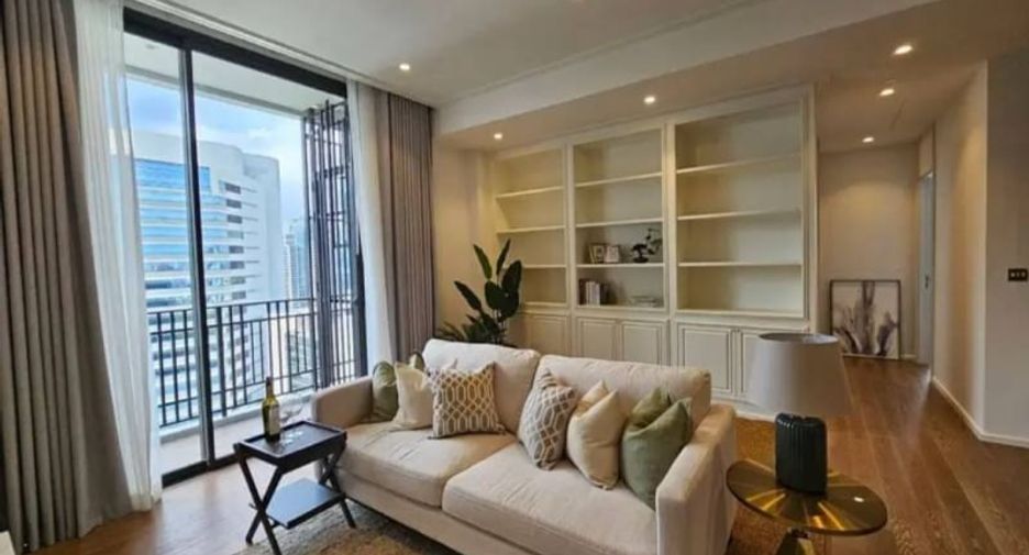 For rent 2 bedrooms condo in Pathum Wan, Bangkok