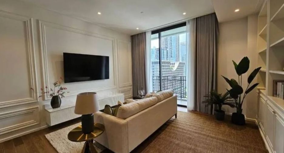 For rent 2 bedrooms condo in Pathum Wan, Bangkok