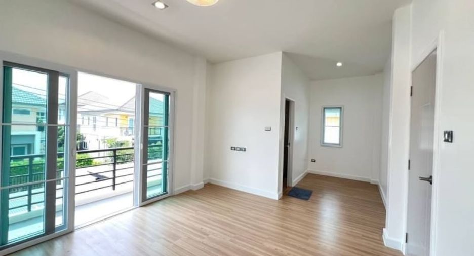 For sale 3 bedrooms house in Si Racha, Chonburi