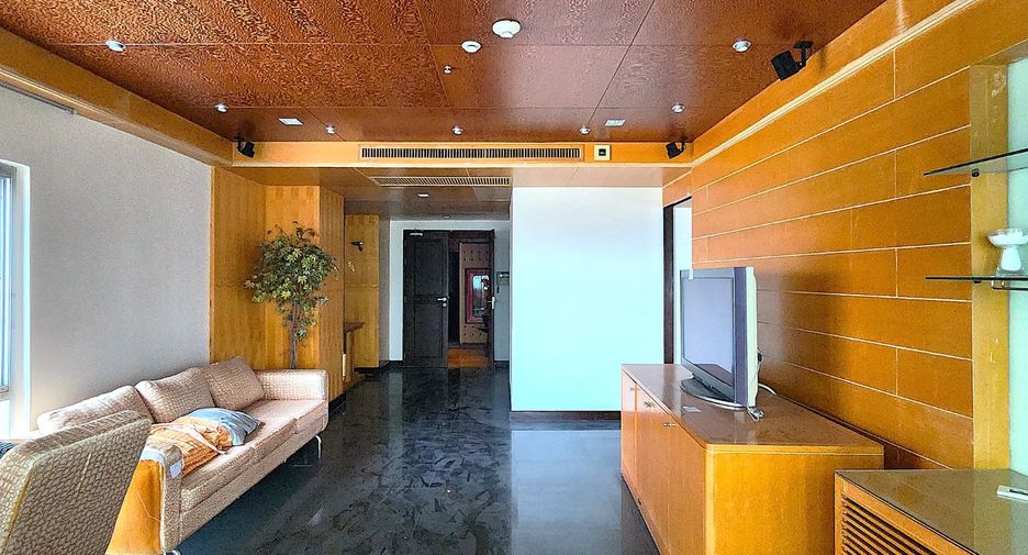 Wohnung zum Kauf mit 4 Zimmer in Sathon, Bangkok
