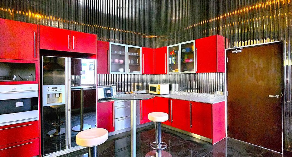 Wohnung zum Kauf mit 4 Zimmer in Sathon, Bangkok