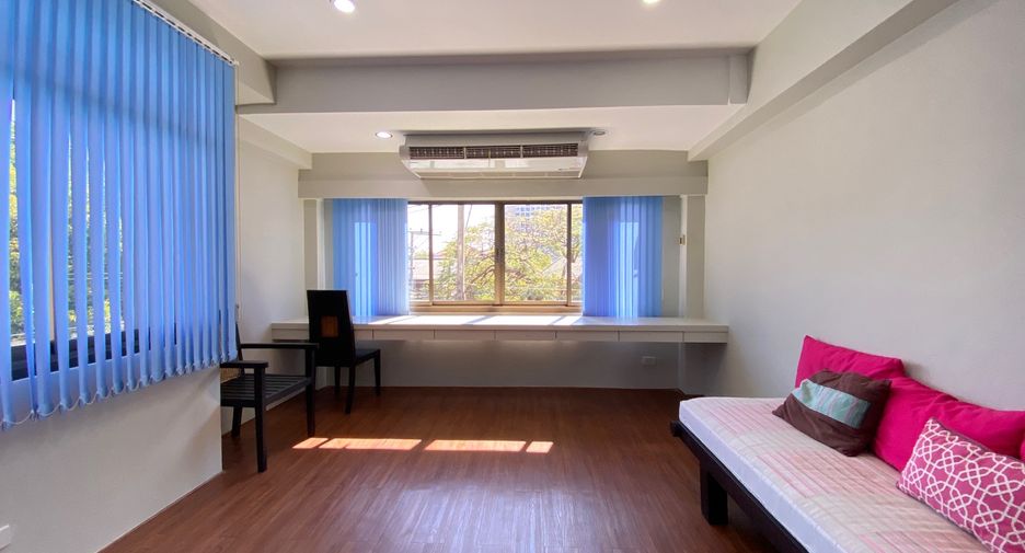 For rent 2 bed apartment in Mueang Chiang Mai, Chiang Mai