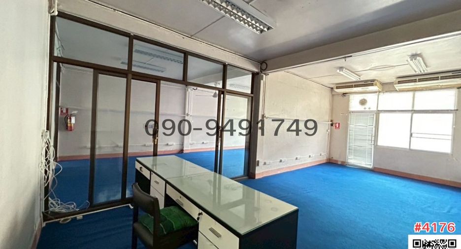 For rent 3 bedrooms retail Space in Bang Kho Laem, Bangkok