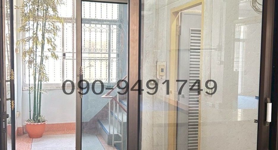 For rent 3 bedrooms retail Space in Bang Kho Laem, Bangkok