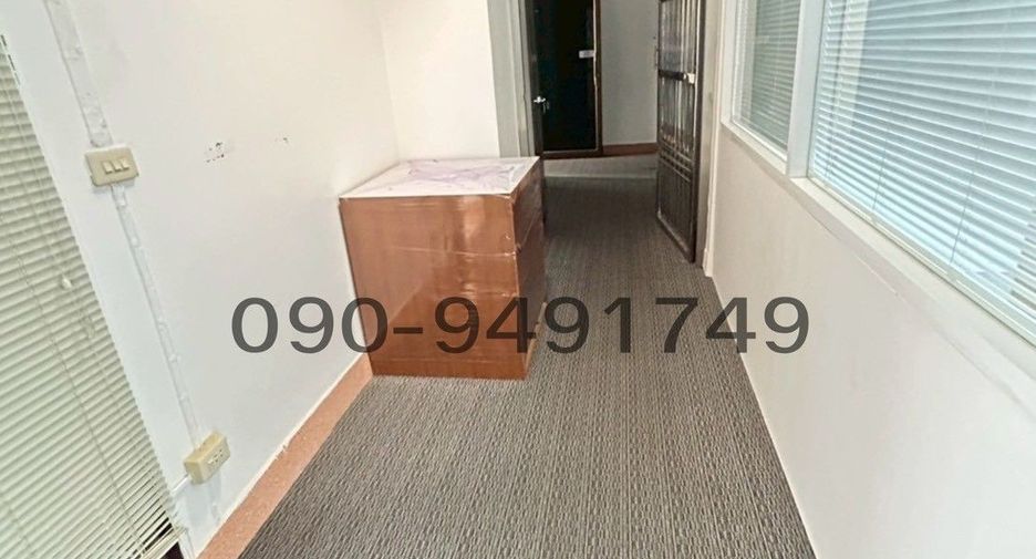 For rent 3 bedrooms retail Space in Bang Kho Laem, Bangkok