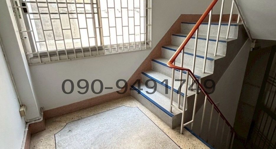 For rent 3 bedrooms retail Space in Bang Kho Laem, Bangkok