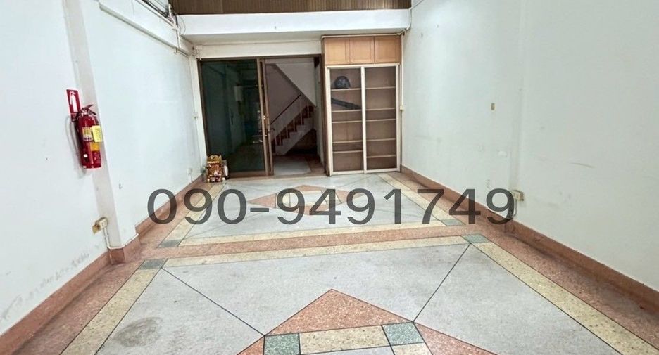 For rent 3 bedrooms retail Space in Bang Kho Laem, Bangkok
