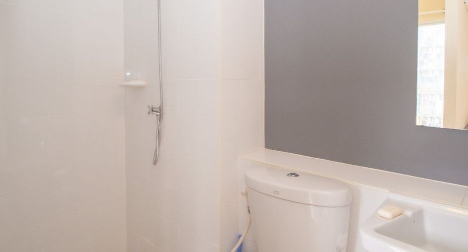 For sale 2 bedrooms condo in Khlong Luang, Pathum Thani