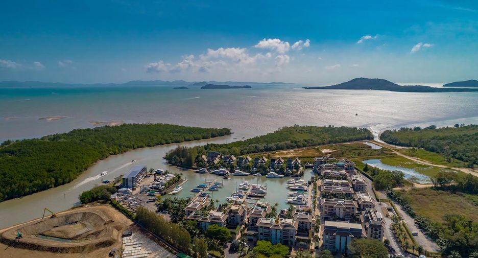 For sale 4 bedrooms condo in Mueang Phuket, Phuket