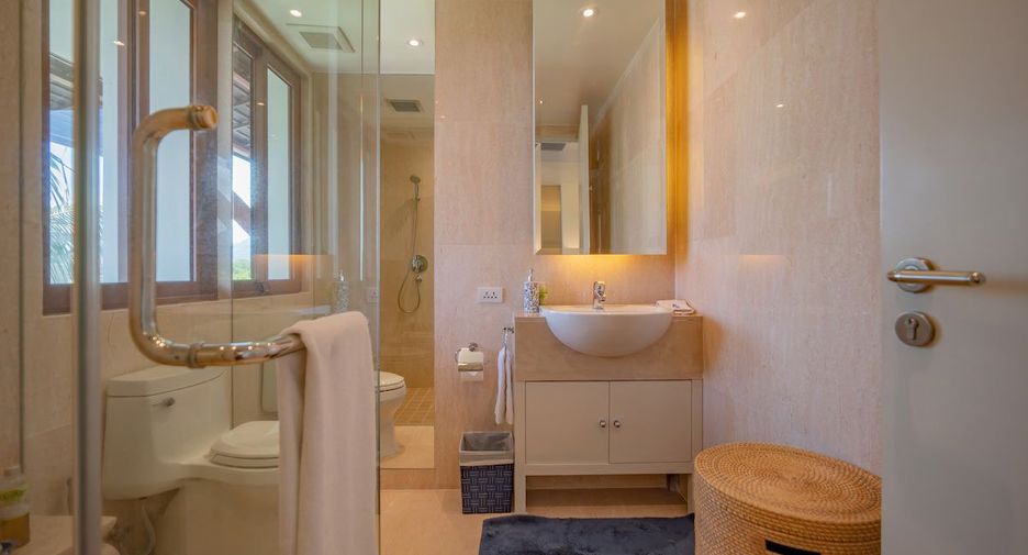 For sale 4 bedrooms condo in Mueang Phuket, Phuket