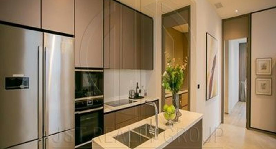 For rent 3 bedrooms condo in Yan Nawa, Bangkok