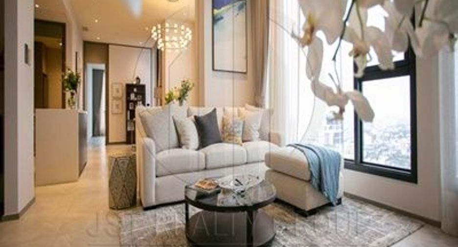 For rent 3 bedrooms condo in Yan Nawa, Bangkok