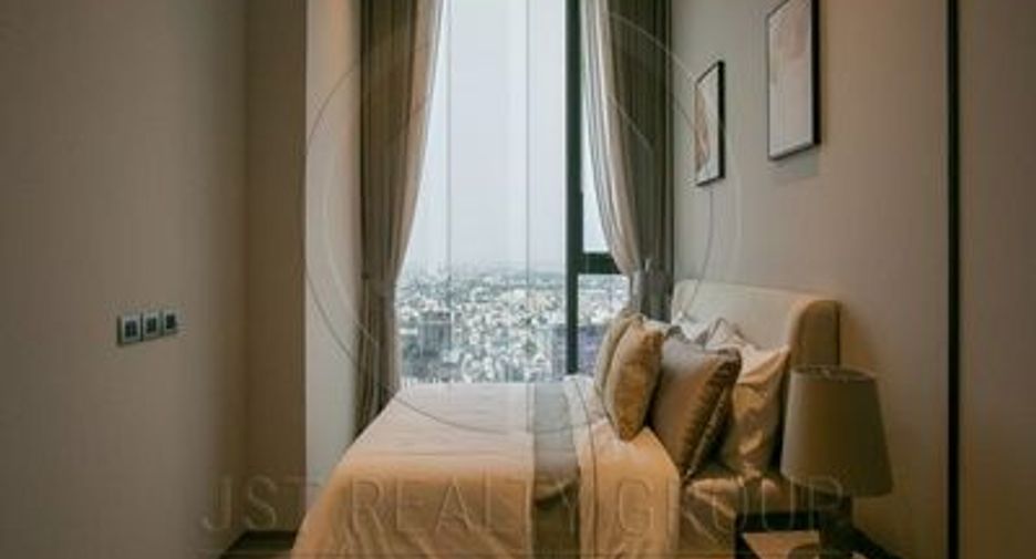 For rent 3 bedrooms condo in Yan Nawa, Bangkok