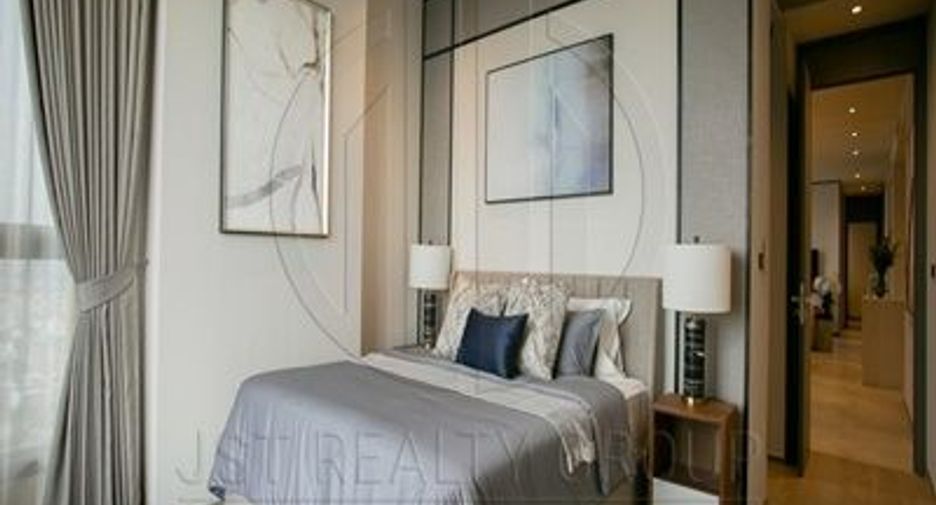 For rent 3 bedrooms condo in Yan Nawa, Bangkok