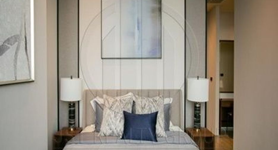 For rent 3 bedrooms condo in Yan Nawa, Bangkok
