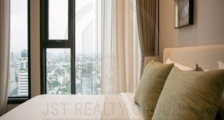 For rent 3 bedrooms condo in Yan Nawa, Bangkok
