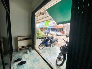 For sale 1 bed townhouse in Mueang Surat Thani, Surat Thani