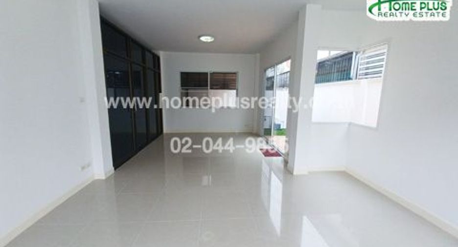 For sale 3 bedrooms house in Khlong Sam Wa, Bangkok