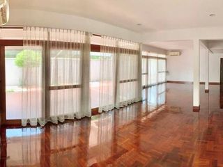 For rent 4 bedrooms house in Khlong Toei, Bangkok