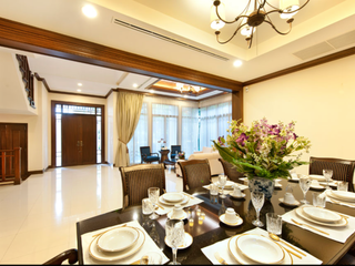 À louer 4 chambres maison à Yan Nawa, Bangkok