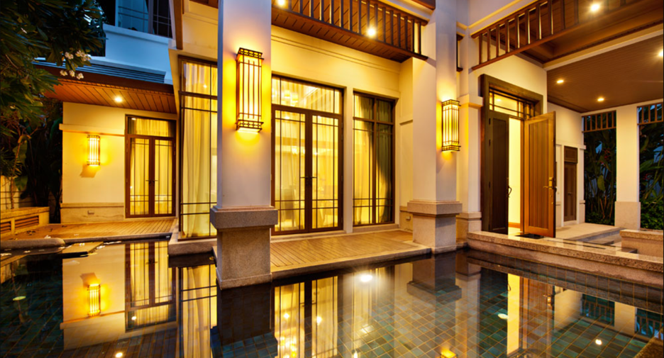 Casa en alquiler de 4 habitaciones en Yan Nawa, Bangkok