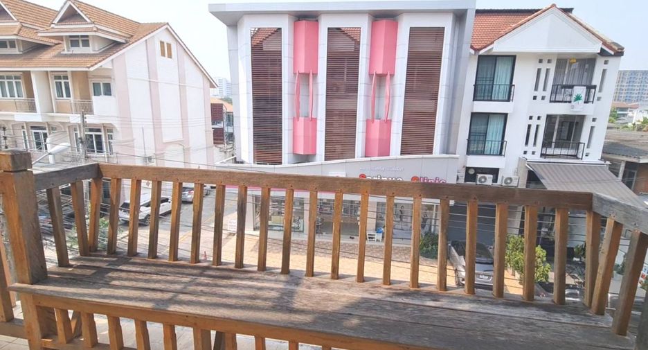 For sale 3 bedrooms retail Space in Mueang Chiang Mai, Chiang Mai