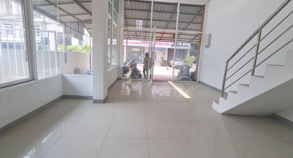 For sale 3 bedrooms retail Space in Mueang Chiang Mai, Chiang Mai