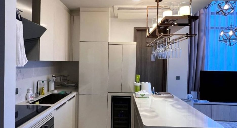 For sale 2 bedrooms condo in Khlong Toei, Bangkok