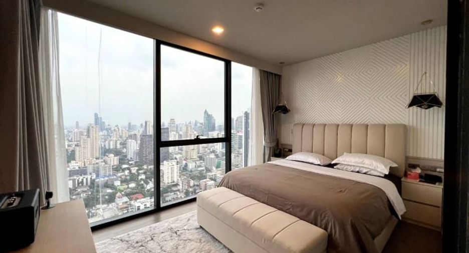 For sale 2 bedrooms condo in Khlong Toei, Bangkok