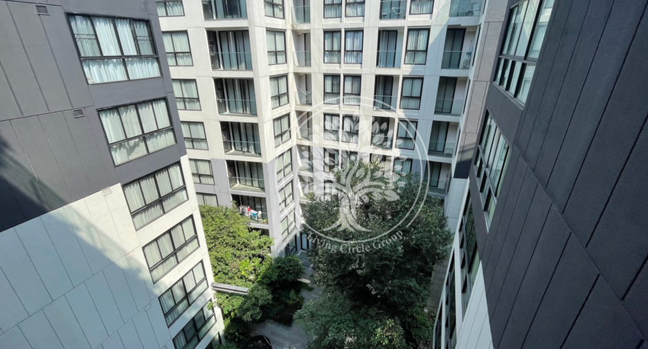 For sale 1 bed condo in Khlong Toei, Bangkok