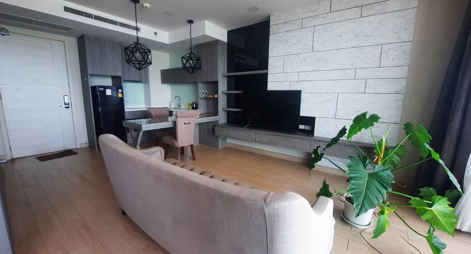 For rent and for sale 1 bed condo in Bang Lamung, Chonburi