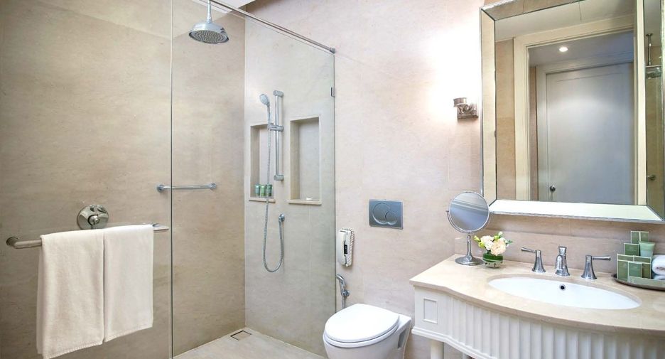 For rent 3 bedrooms condo in Pathum Wan, Bangkok