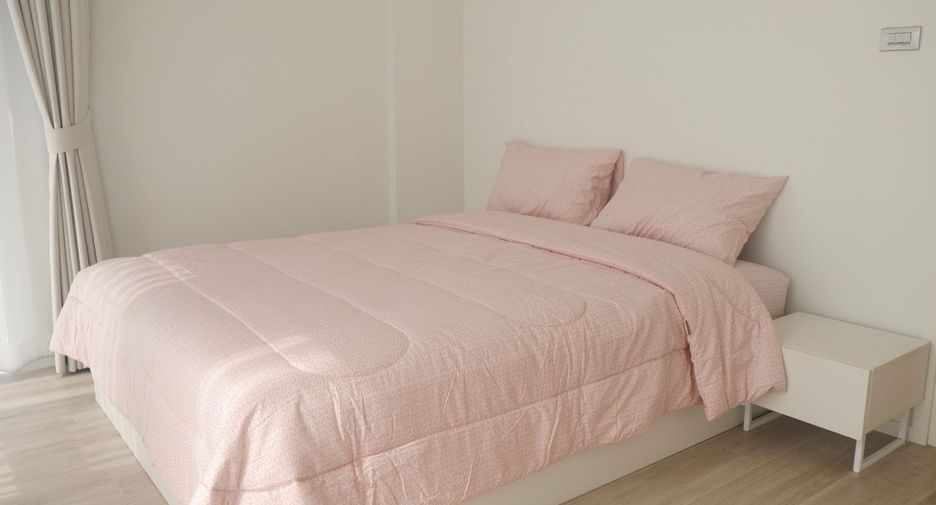 For rent 4 bedrooms house in San Kamphaeng, Chiang Mai