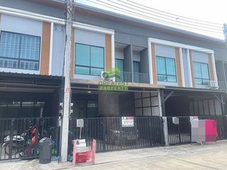 For sale 3 bedrooms townhouse in Lat Lum Kaeo, Pathum Thani