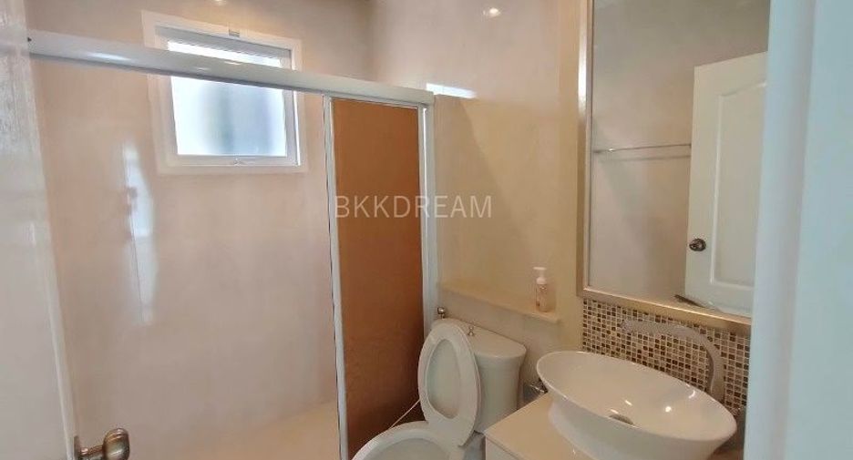For rent そして for sale 4 Beds house in Rat Burana, Bangkok