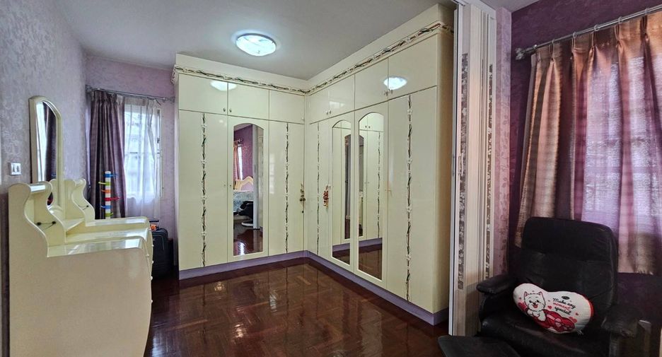 For sale 3 bedrooms house in Prawet, Bangkok
