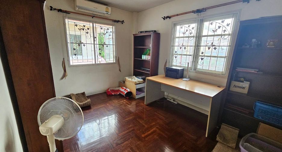For sale 3 bedrooms house in Prawet, Bangkok