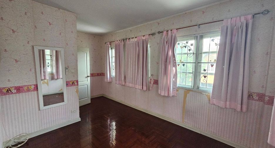 For sale 3 bedrooms house in Prawet, Bangkok