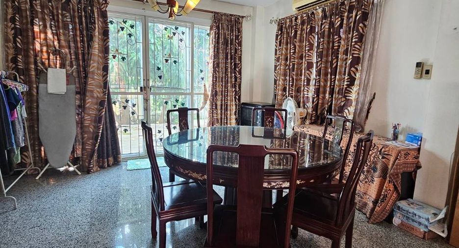 For sale 3 bedrooms house in Prawet, Bangkok