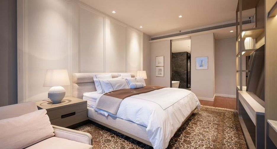 For sale 2 bed condo in Khlong San, Bangkok