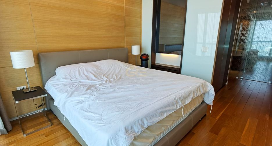 For rent 2 bedrooms condo in Sathon, Bangkok