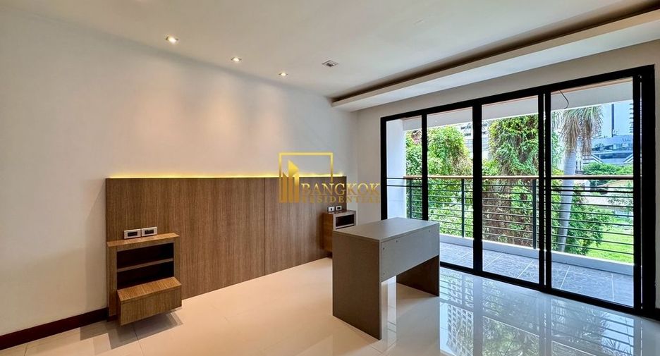 For rent 3 ベッドルーム apartment in Khlong Toei, Bangkok