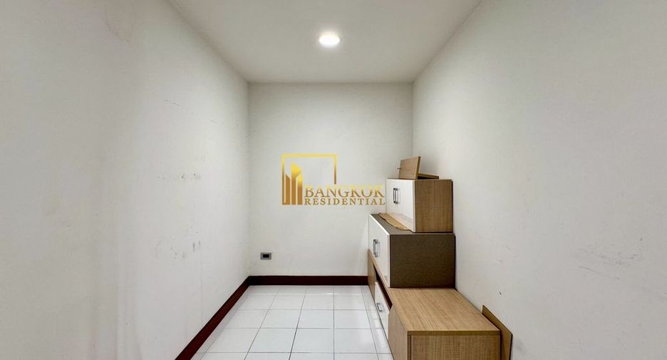 For rent 3 ベッドルーム apartment in Khlong Toei, Bangkok