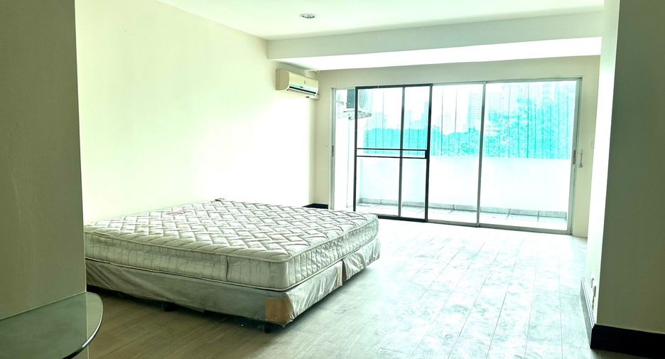 ให้เช่า 3 ห้องนอน คอนโด ใน วัฒนา, กรุงเทพฯ