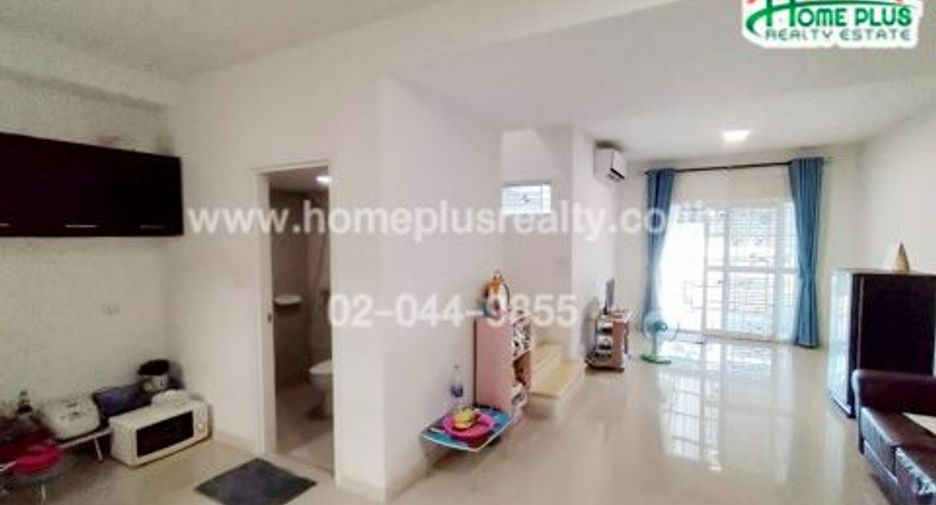 Reihenhaus zum Kauf mit 3 Zimmer in Mueang Pathum Thani, Pathum Thani