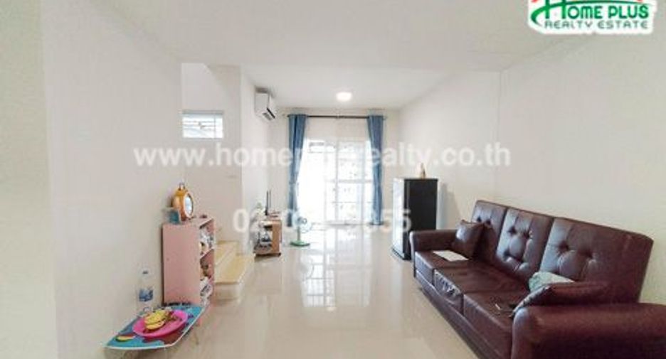 Reihenhaus zum Kauf mit 3 Zimmer in Mueang Pathum Thani, Pathum Thani